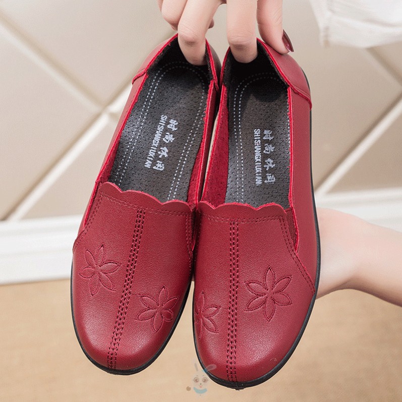 Giày Lười Đế Mềm Chống Trượt Thoải Mái Cho Nữ Trung Niên | BigBuy360 - bigbuy360.vn
