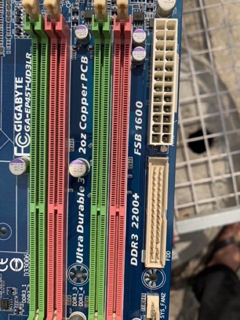 [Mã 1911ELSALE hoàn 7% đơn 300K] Mainboard GigAbyte Ga-ep45T-UD3LR chính hãng còn đẹp | BigBuy360 - bigbuy360.vn