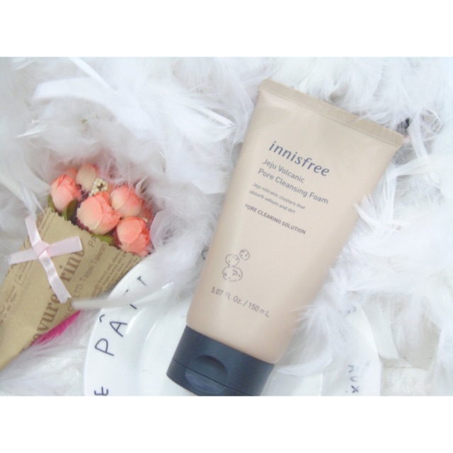 Sữa rữa mặt tro núi lửa Cleansing Foam JEJU VOLCANIC