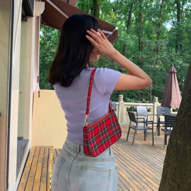 Túi đeo vai caro đỏ