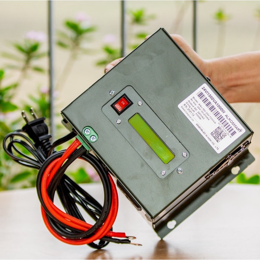 Máy kích điện bình ắc quy 24V lên 220V công suất 1.500VA/850W Hàng NHẬT Sóng Sine chuẩn kiêm sạc tự ngắt