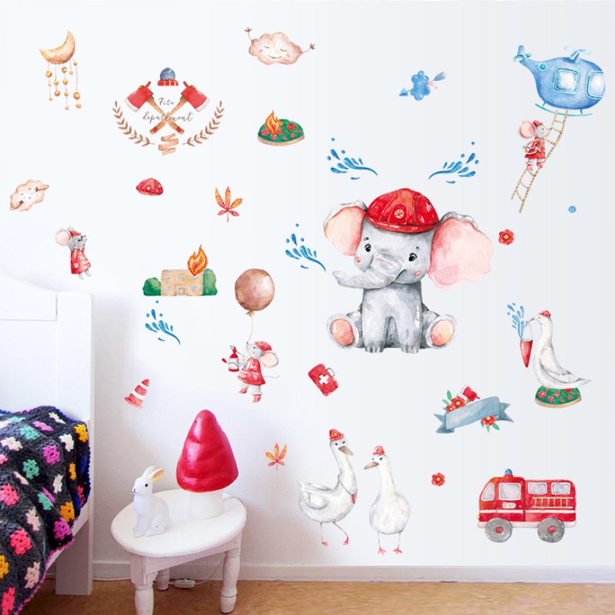 Decal dán tường Chú voi con đáng yêu