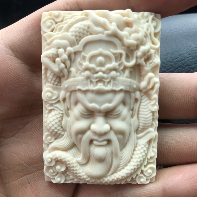 Mặt dây chuyền quan công