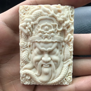 Mặt dây chuyền quan công