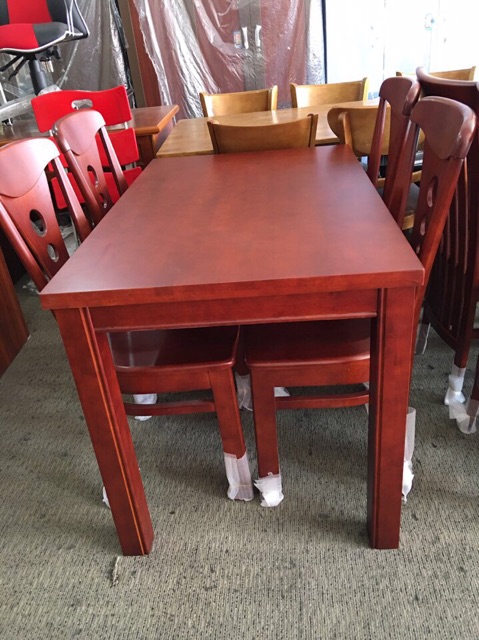 Bàn ăn gỗ xoan đào