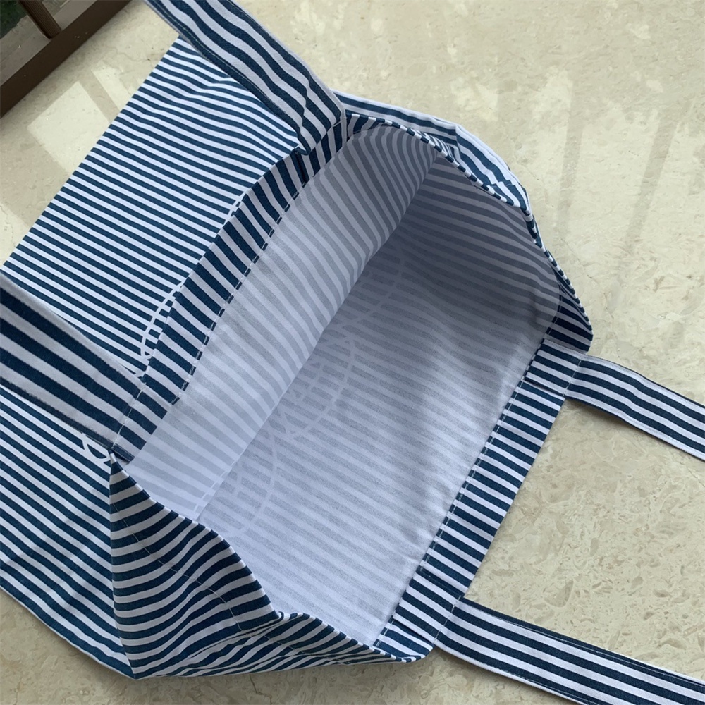 Cửa Hàng Pop-up Túi Đeo Vai Canvas Nhỏ Gọn Họa Tiết Sọc Xanh Lam Và Trắng Đơn Giản Phiên Bản Giới Hạn (S / L)
