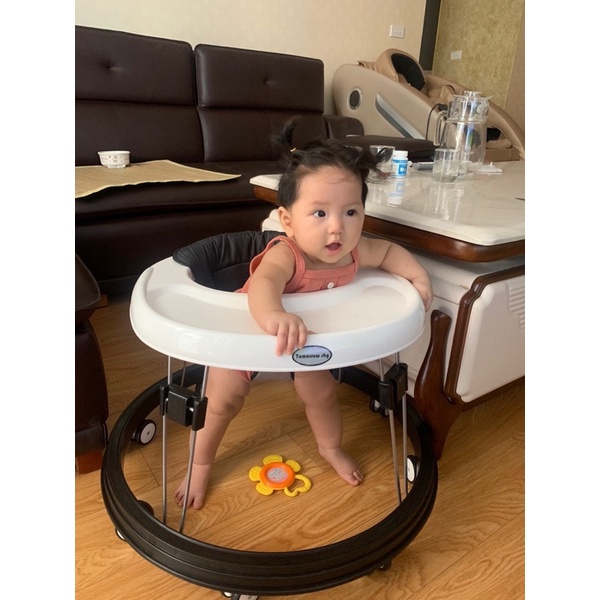 XE TRÒN TẬP ĐI CÓ BÀN ĂN DẶM GẤP GỌN CHO BÉ B&W