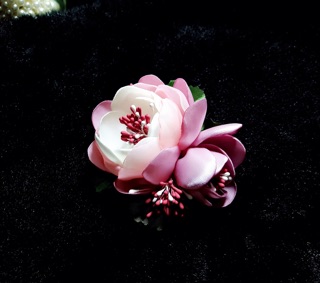 Hoa trà phối màu cài áo handmade