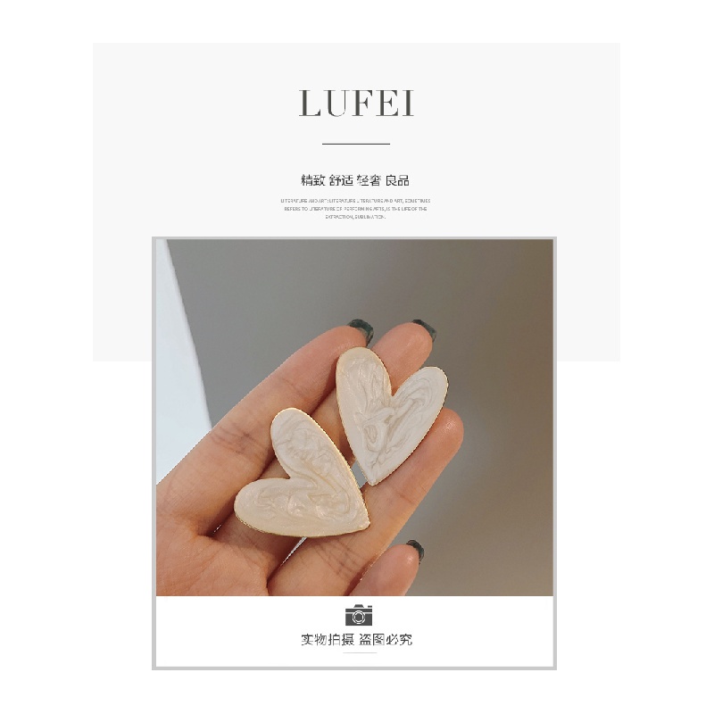 Khuyên tai trái tim lớn cá tính độc đáo thời trang