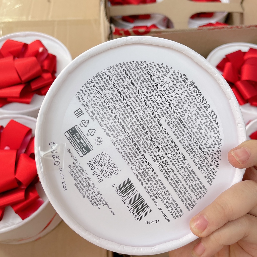 HỘP KẸO DỪA RAFFAELLO NGA HỘP NƠ VỪA NGON LẠI SANG