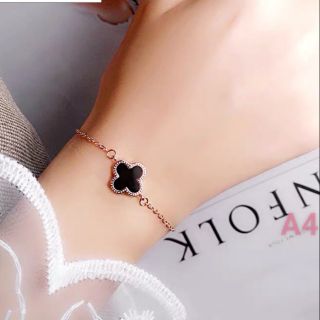 Lắc tay titan cỏ 4 lá LV VLT36