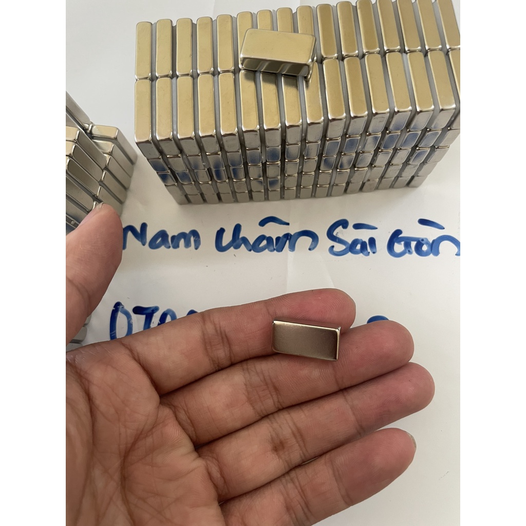 Nam châm đất hiếm 20x10x5mm - N35