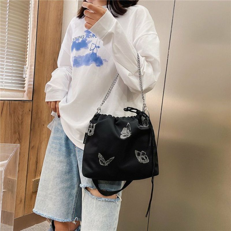 Túi đeo chéo, túi xách tay dây xích, dây rút, vải canvas - BƯỚM XÍCH