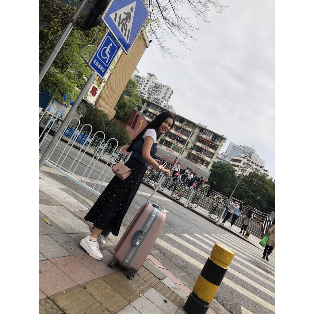 Sẵn Chân váy chữ A chấm bi Quảng Châu | BigBuy360 - bigbuy360.vn