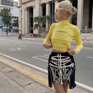 Áo thun nữ dài tay croptop cổ lọ xẻ ngang ngực