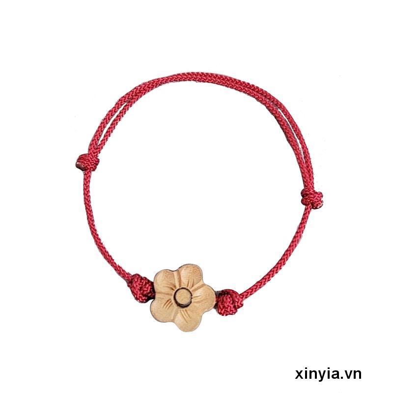 Vòng Đeo Tay May Mắn Bằng Gỗ Đào Khắc Họa Tiết Hoa Mận Xinh Xắn