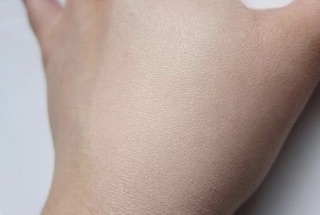 Phấn phủ Laura Mercier