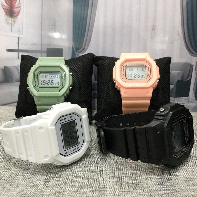 Đồng hồ thể thao unisex, máy điện tử, chống nước tốt, dây cao su thơm, phù hợp cho mọi lứa tuổi | BigBuy360 - bigbuy360.vn