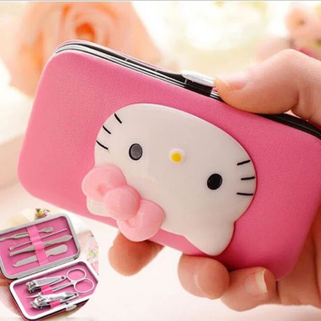 Bấm móng hello kitty