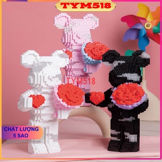 Xếp hình Gấu Bearbrick ôm hoa cầm hoa 35cm Đồ chơi lắp ráp mô hình cỡ lớn bear bricK cho bé