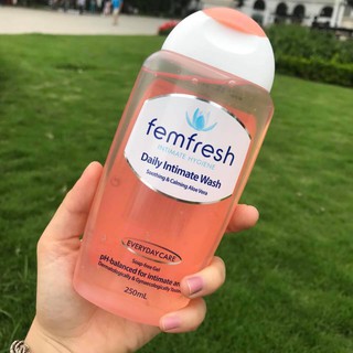 Dung dịch vệ sinh phụ nữ femfresh