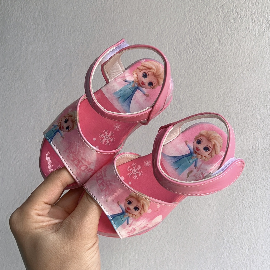 Sandal cho bé gái- Dép bé gái có đèn led hình ellsa mã A-2( ảnh thật shop chụp)