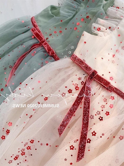 Váy ren công chúa