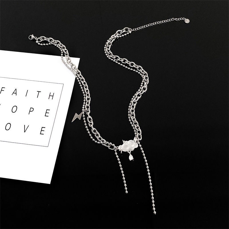 Vòng cổ Hai Lớp Phối Tua Rua Và Quả Cầu Bông Xinh Xắn Cho Nữ