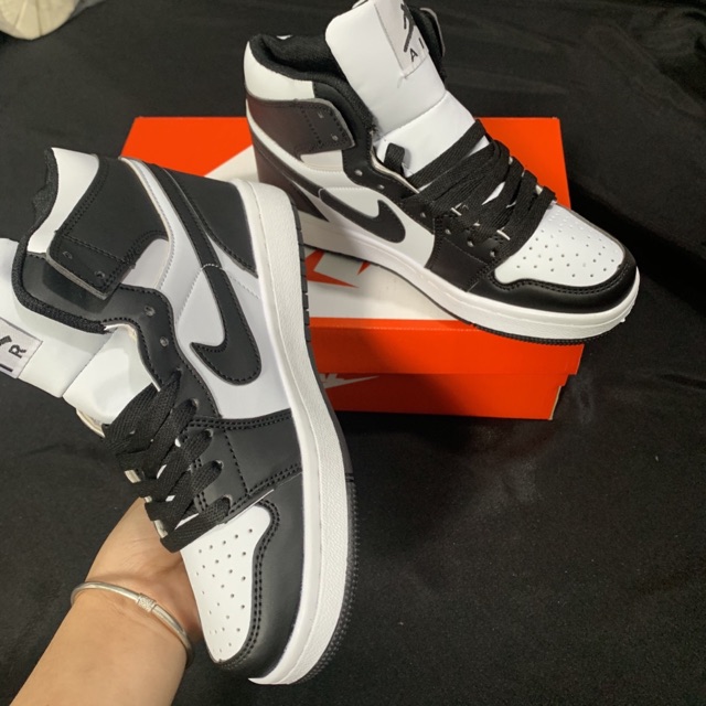 (Tặng móc khoá) Giầy Jordan 1 đen trắng hàng đẹp fullbox | BigBuy360 - bigbuy360.vn