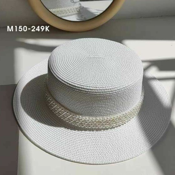 Mũ cói vành nhỏ đi biển đai viền ngọc trắng sang chảnh