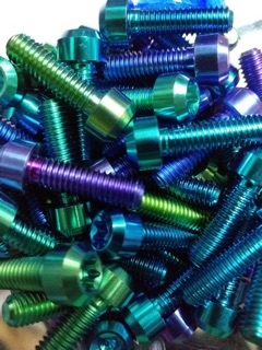ốc titan đầu tròn 6mm 2 phân