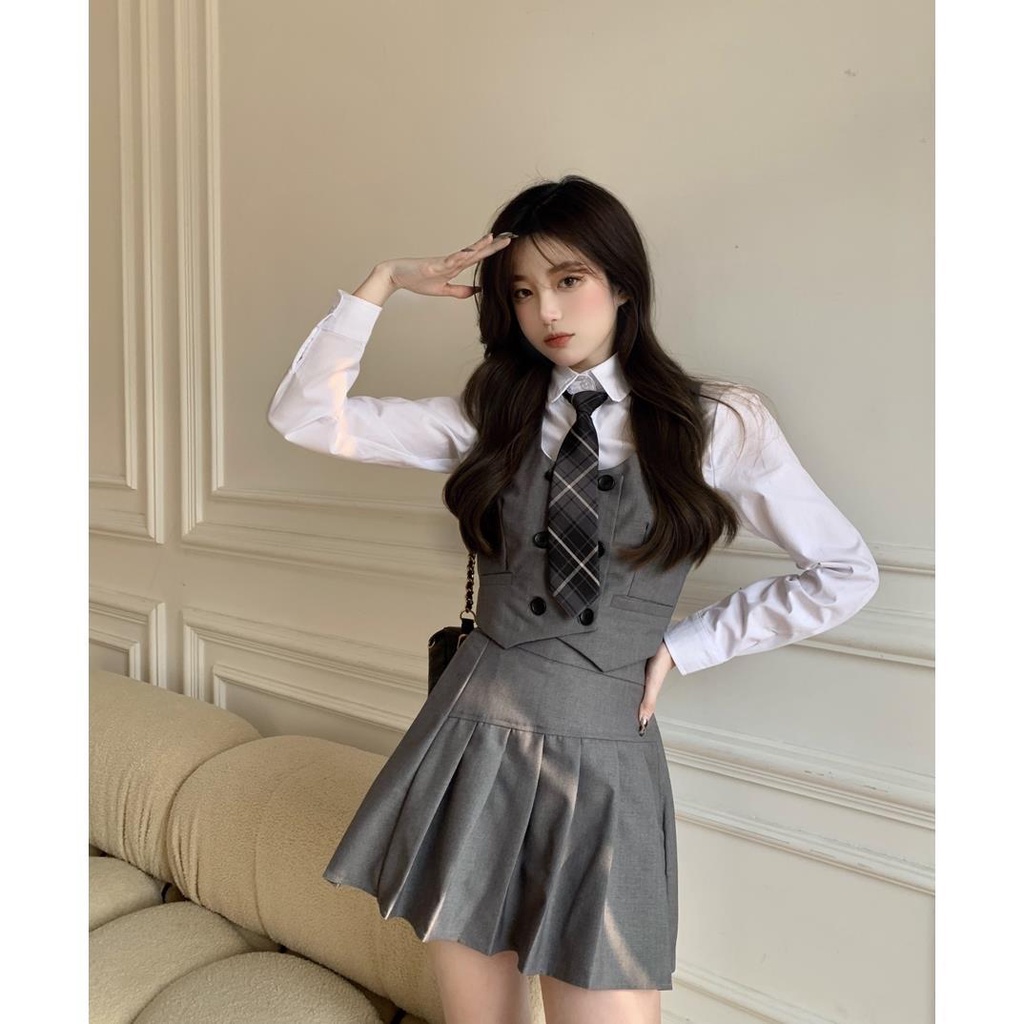 Set đồ bốn món gồm áo sơ mi trắng + áo hai dây + quần xếp ly phong cách Preppy thời trang xuân hè dành cho bạn nữ