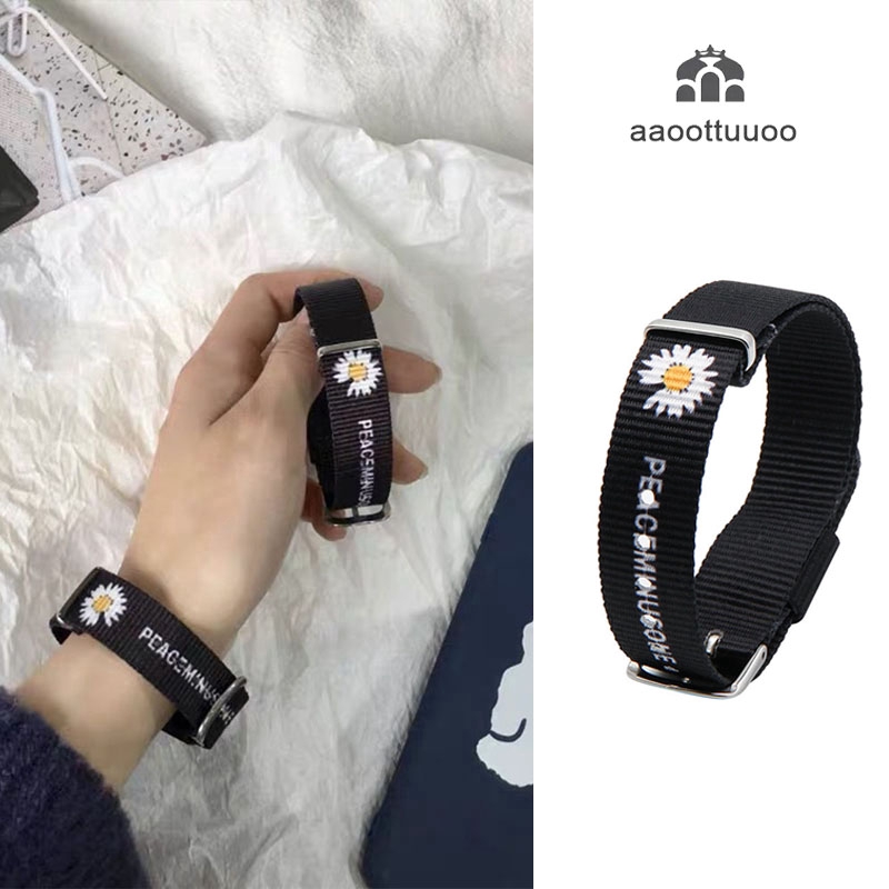 Vòng Đeo Tay Tình Bạn Hoạ Tiết Hoa Cúc Và Cánh Bướm Xinh Xắn