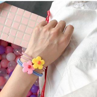 Cột tóc hoa mai nhiều màu