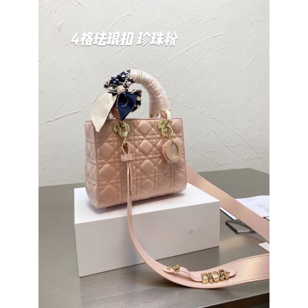 túi xách đeo chéo nữ da thật kiểu cực sang phần tay xách quấn khăn lụa Dior CD lady