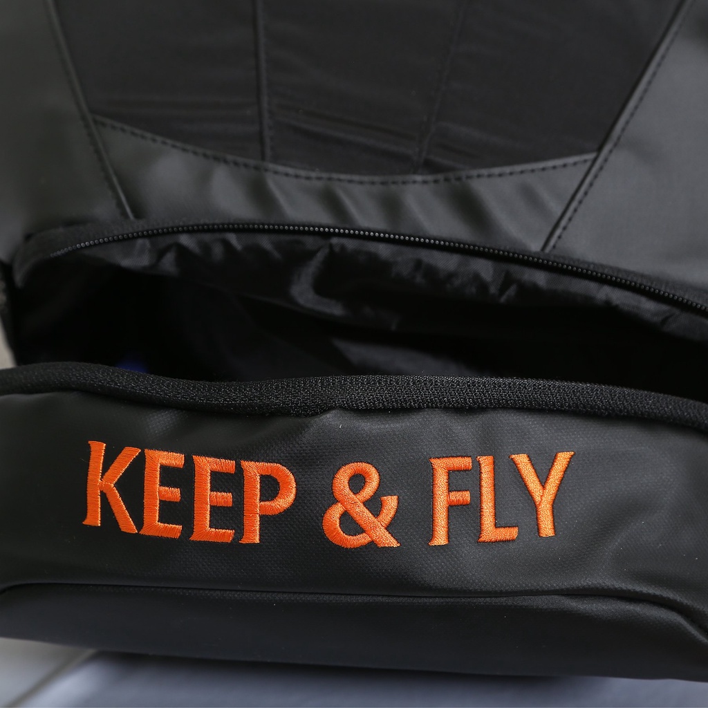 Balo Thể Thao KEEP &amp; FLY Sky Plus Đen Dung Tích 40L, Thiết Kế Gọn Nhẹ, Chống Thấm Nước, Ngăn Để Giày Bên Dưới