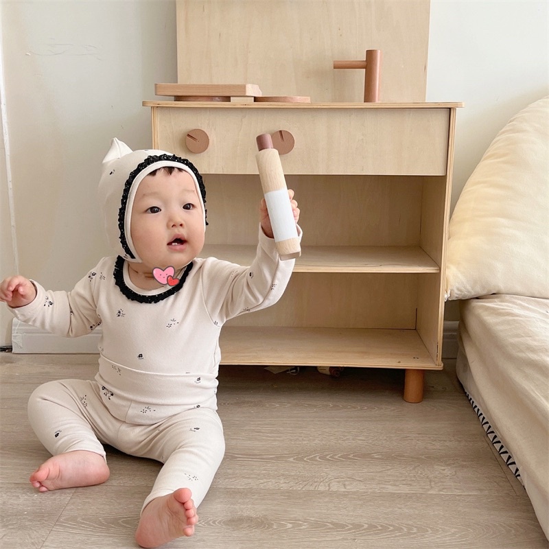 Bộ cotton dài tay hoa nhí tặng kèm mũ viền ren cho bé trai bé gái_Hàng QCCC