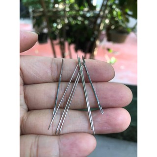 2 Kim Cong y tế khâu gà