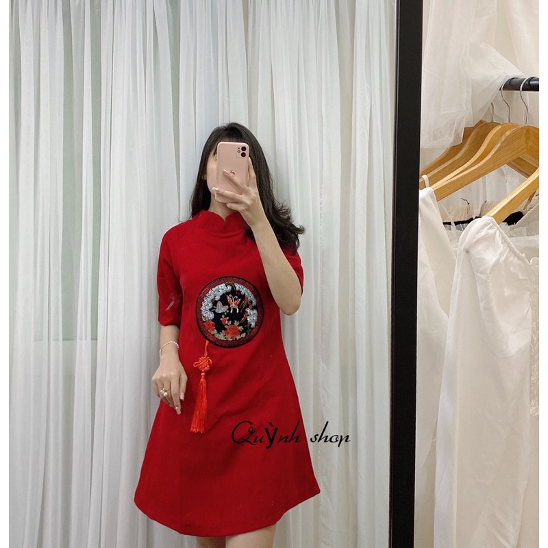 Áo dài cách tân phong cách, đầm đỏ sườn xám phối gấm hoa cao cấp | BigBuy360 - bigbuy360.vn