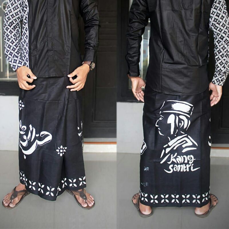 Áo Thun In Hình Con Dơi Sarong