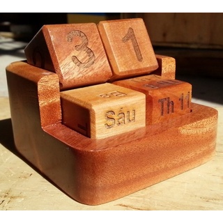 LỊCH GỖ VẠN NIÊN  -  LỊCH GỖ VẠN NIÊN ĐỂ BÀN LÀM VIỆC LÀM BẰNG GỖ XÀ CỪ TỰ NHIÊN.