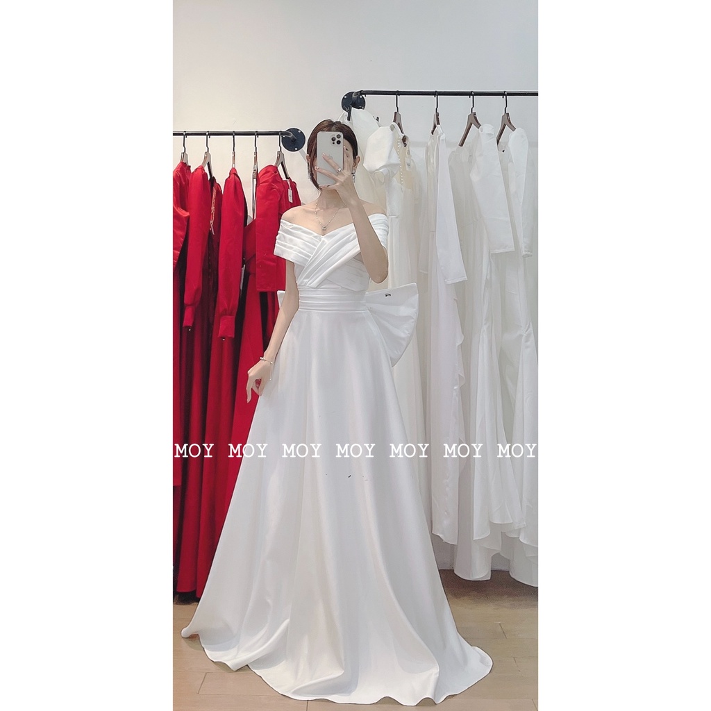 Váy bệt vai phi xếp ly eo nơ dài đan lưng - Váy cưới thiết kế