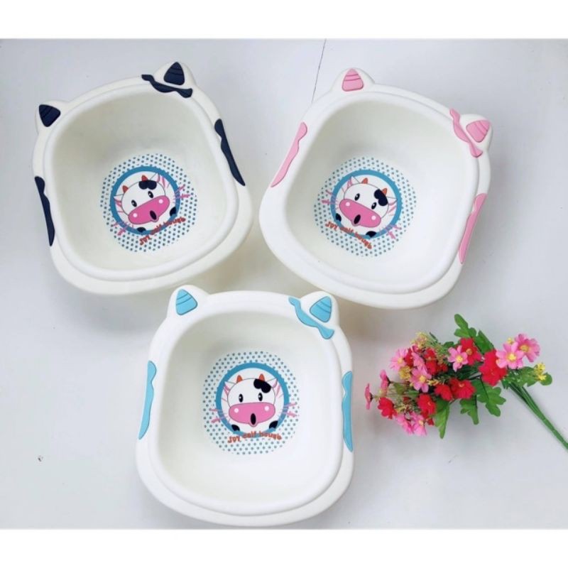 chậu rửa mặt bò sữa cho bé
