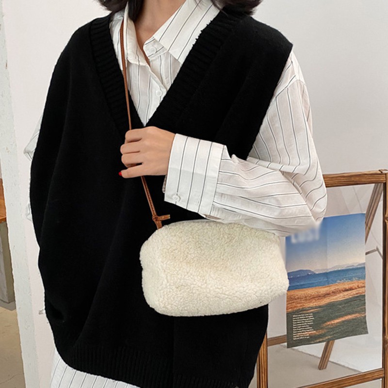 Túi Đeo Chéo Hình Đám Mây Phối Lông Xinh Xắn Cho Nữ