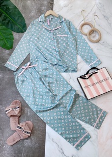 Bộ pyjama lụa satin LV