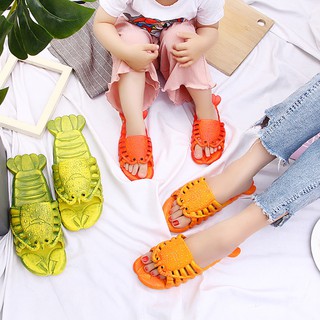 Dép tôm hùm đi biển đi chơi