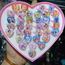 Hộp 36 chiếc nhẫn hình thú kute cho bé kèm hộp trái tim
