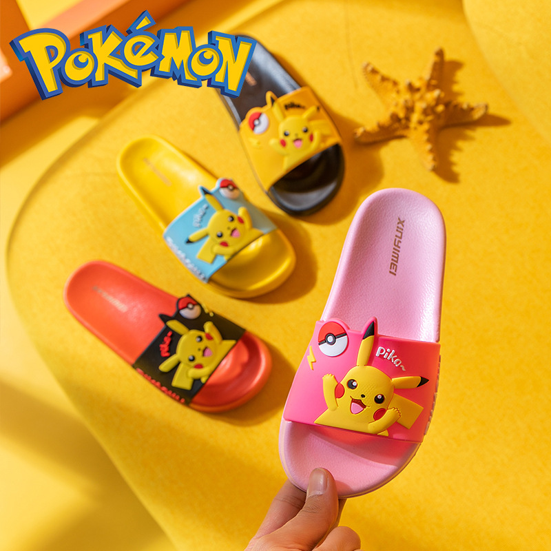 Dép cho bé mang trong nhà bằng PVC mềm chống trượt hình pikachu xinh xắn