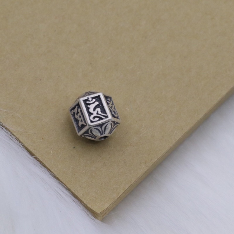 Charm bạc Om Mani Padme Hum - MH687