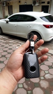 Ốp chìa khoá mazda 3 2020 vân carbon